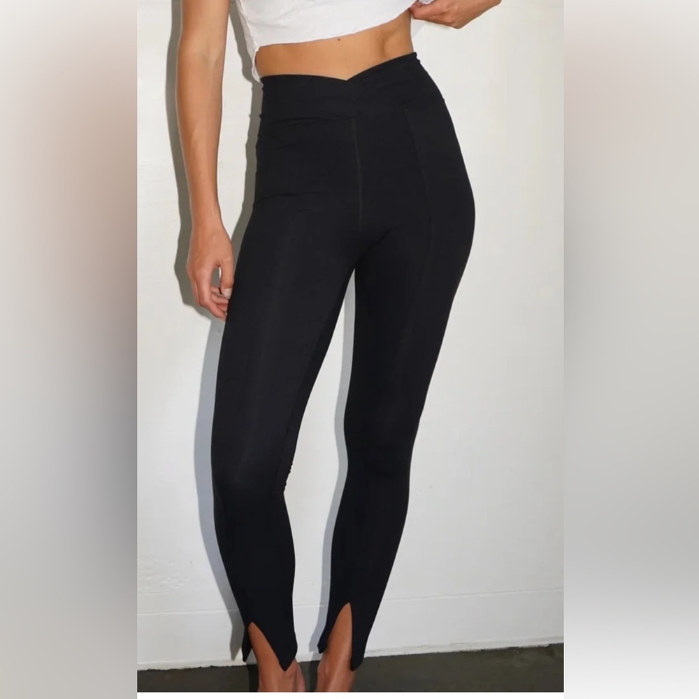 LNA Ashlyn Black High-Waist Split-Hem Leggings